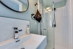 Cozy Jacksonville Cottage, Walkable Location!