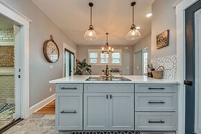 Chic Jacksonville Getaway, Walk to River & Parks!