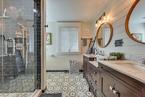 Chic Jacksonville Getaway, Walk to River & Parks!