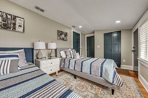 Chic Jacksonville Getaway, Walk to River & Parks!