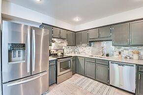 Family-friendly Duplex 6 Mi to Fort Walton Beach!