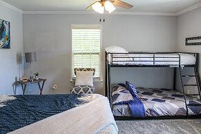 Family-friendly Duplex 6 Mi to Fort Walton Beach!