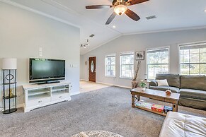 Family-friendly Duplex 6 Mi to Fort Walton Beach!