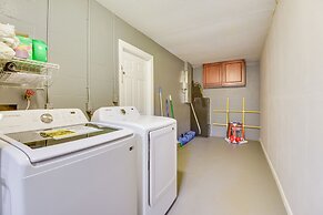 Bradenton Paradise: Pool, Patio & Putting Green!