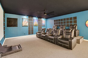 Bradenton Paradise: Pool, Patio & Putting Green!