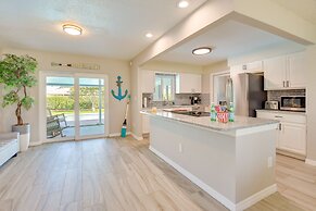 Bradenton Paradise: Pool, Patio & Putting Green!