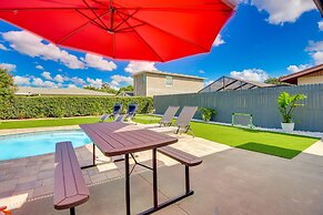 Bradenton Paradise: Pool, Patio & Putting Green!