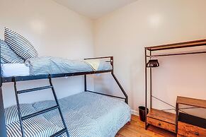Comfy Bayonne Townhome ~ 11 Mi to NYC Attractions