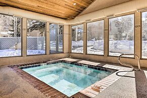 Keystone Condo w/ Hot Tub Access: 2 Mi to Slopes!