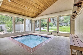 Keystone Condo w/ Hot Tub Access: 2 Mi to Slopes!