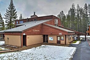 Pet-friendly Home in Truckee w/ Balconies + Grill!