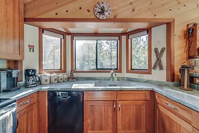 Pet-friendly Home in Truckee w/ Balconies + Grill!