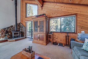 Pet-friendly Home in Truckee w/ Balconies + Grill!