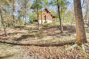 Wardensville Cabin w/ Hot Tub, Creek & Fire Pit!