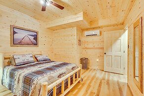 Wardensville Cabin w/ Hot Tub, Creek & Fire Pit!