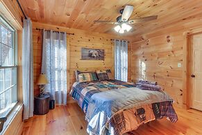 Wardensville Cabin w/ Hot Tub, Creek & Fire Pit!