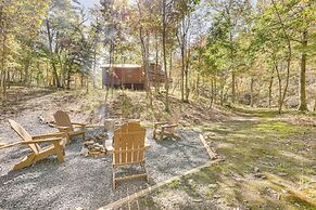 Wardensville Cabin w/ Hot Tub, Creek & Fire Pit!