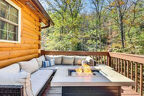 Wardensville Cabin w/ Hot Tub, Creek & Fire Pit!