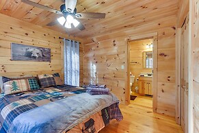 Wardensville Cabin w/ Hot Tub, Creek & Fire Pit!