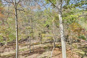 Wardensville Cabin w/ Hot Tub, Creek & Fire Pit!