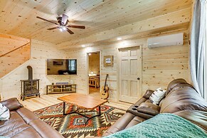 Wardensville Cabin w/ Hot Tub, Creek & Fire Pit!