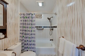 2 Mi to Hersheypark: Group Getaway w/ Deck