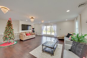 2 Mi to Hersheypark: Group Getaway w/ Deck