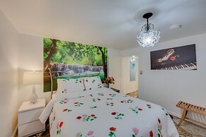 2 Mi to Hersheypark: Group Getaway w/ Deck