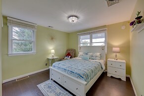 2 Mi to Hersheypark: Group Getaway w/ Deck