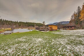 Bonners Ferry Cabin w/ Wraparound Deck & Views!