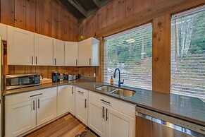 Bonners Ferry Cabin w/ Wraparound Deck & Views!