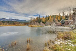 Bonners Ferry Cabin w/ Wraparound Deck & Views!