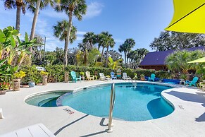 Okeechobee Cabin w/ Patio & Community Pool!