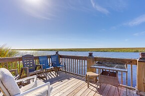 Okeechobee Cabin w/ Patio & Community Pool!