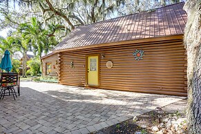 Okeechobee Cabin w/ Patio & Community Pool!
