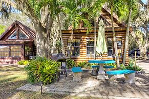 Okeechobee Cabin w/ Patio & Community Pool!