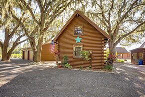 Okeechobee Cabin w/ Patio & Community Pool!