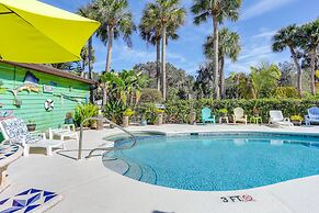 Okeechobee Cabin w/ Patio & Community Pool!