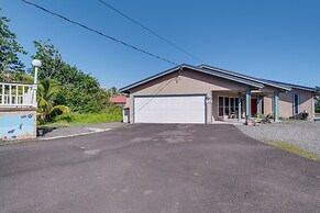 Coastal Keaau Home: Ocean & Sunrise Views, Pool