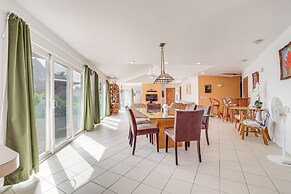 Coastal Keaau Home: Ocean & Sunrise Views, Pool