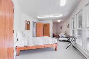 Coastal Keaau Home: Ocean & Sunrise Views, Pool