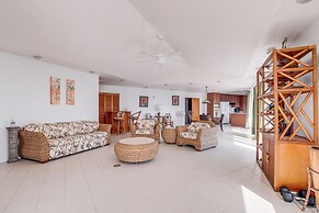 Coastal Keaau Home: Ocean & Sunrise Views, Pool