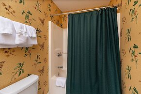 Phoenix East 1407 2 Bedroom Condo