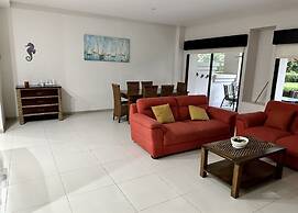 Private Modern Condo by Jacó Beach