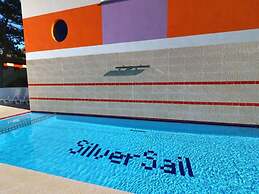 Poolside Living, Your Ideal Apartment - Beahost