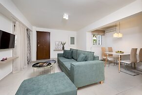 Mystique One Bedroom Apartment by BluPine