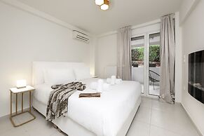 Mystique One Bedroom Apartment by BluPine