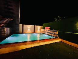 GoBravo 2BR Lux Villa wt Pvt Pool Udapur