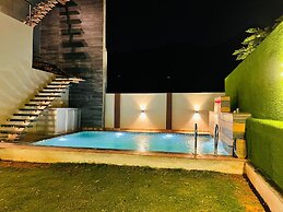 GoBravo 2BR Lux Villa wt Pvt Pool Udapur
