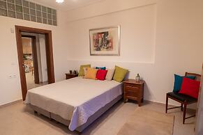 Paul's American Mansion- Volos suburb